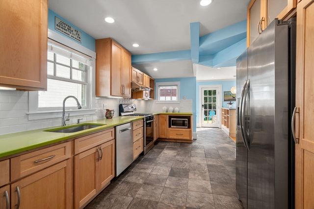 42 Aberdeen St, Newton, MA 02461