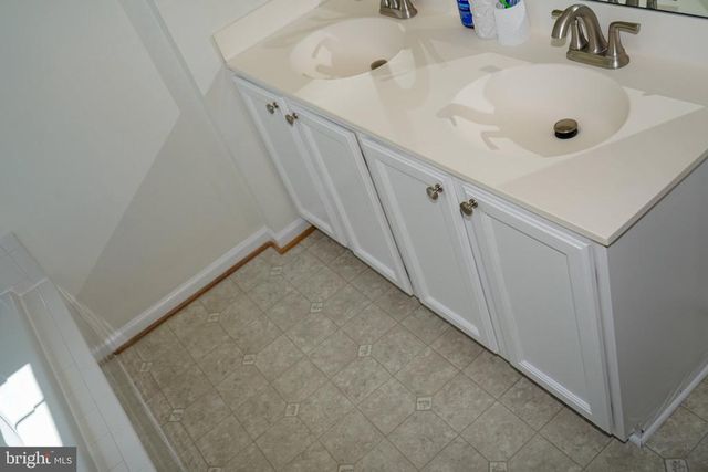 4004 FOUNTAIN BRIDGE CT, Fredericksburg, VA 22408