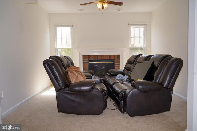 4004 FOUNTAIN BRIDGE CT, Fredericksburg, VA 22408