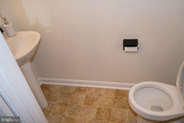4004 FOUNTAIN BRIDGE CT, Fredericksburg, VA 22408