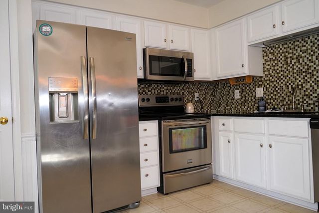 4004 FOUNTAIN BRIDGE CT, Fredericksburg, VA 22408