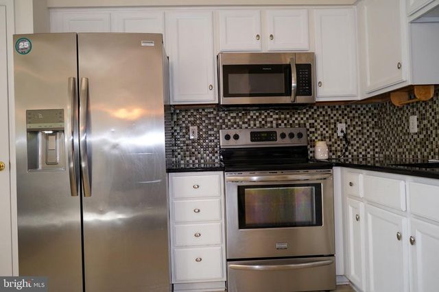 4004 FOUNTAIN BRIDGE CT, Fredericksburg, VA 22408