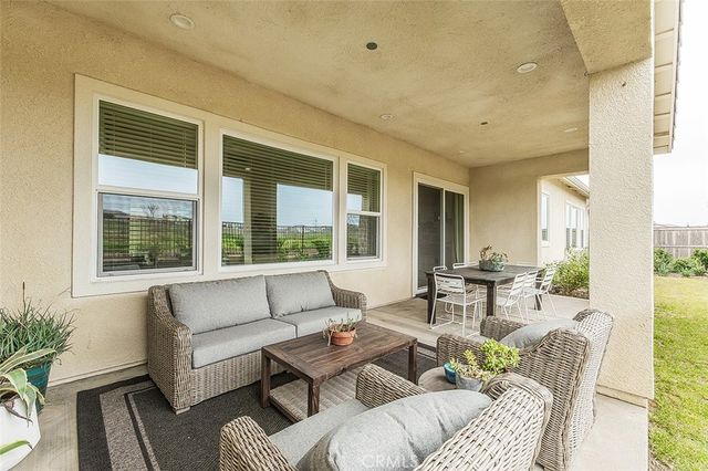 948 Beaver Pond, Madera, CA 93636