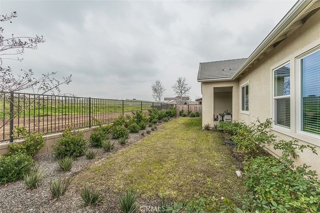 948 Beaver Pond, Madera, CA 93636