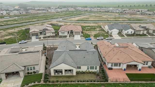 948 Beaver Pond, Madera, CA 93636