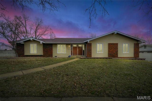 2250 Seven Pines Drive, Unincorporated, MO 63146