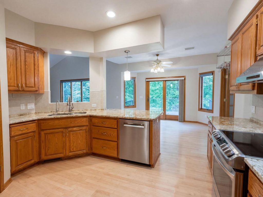 3264 Richmond Alcove, Woodbury, MN 55129 — photo 2