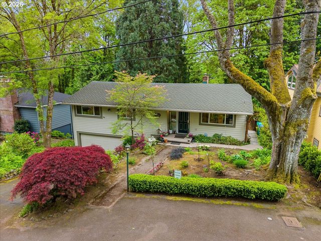 934 Sw CHELTENHAM St, Portland, OR 97239
