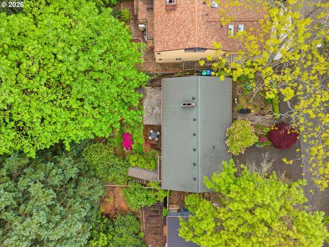 934 Sw CHELTENHAM St, Portland, OR 97239