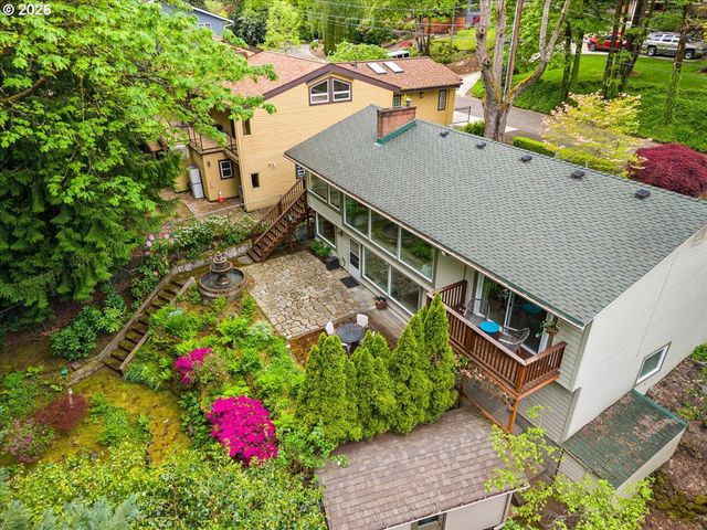 934 Sw CHELTENHAM St, Portland, OR 97239