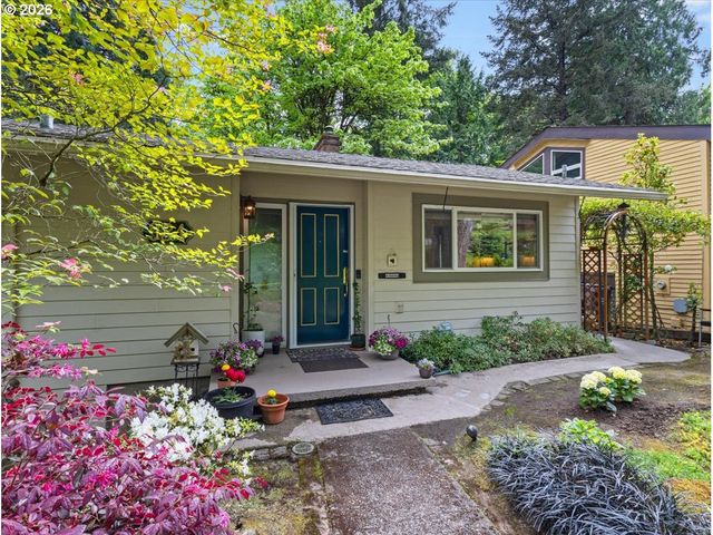 934 Sw CHELTENHAM St, Portland, OR 97239