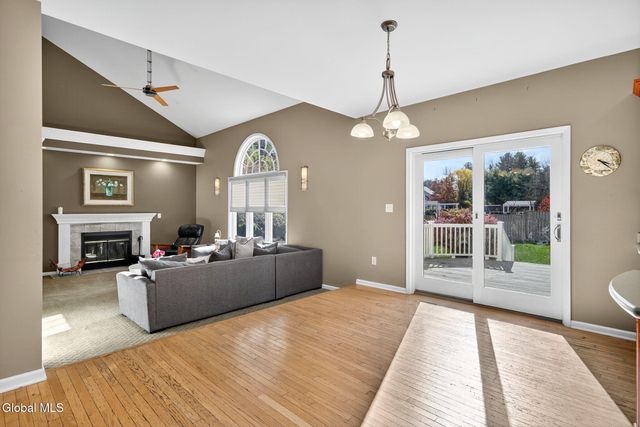 10 Gailes Drive, Bethlehem, NY 12159