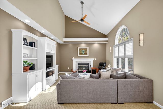 10 Gailes Drive, Bethlehem, NY 12159