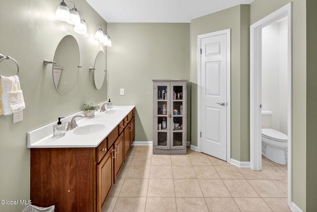 10 Gailes Drive, Bethlehem, NY 12159