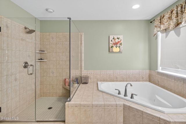 10 Gailes Drive, Bethlehem, NY 12159