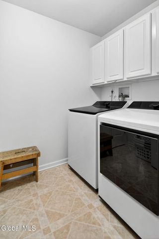 10 Gailes Drive, Bethlehem, NY 12159