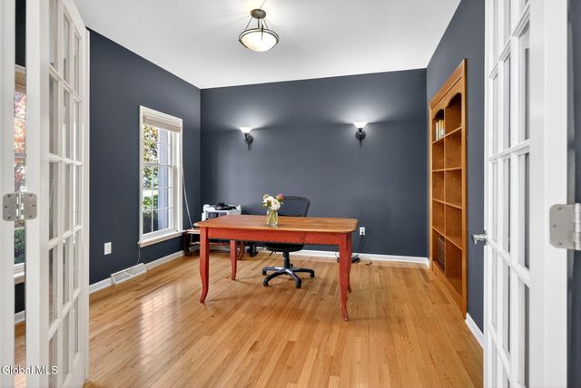 10 Gailes Drive, Bethlehem, NY 12159