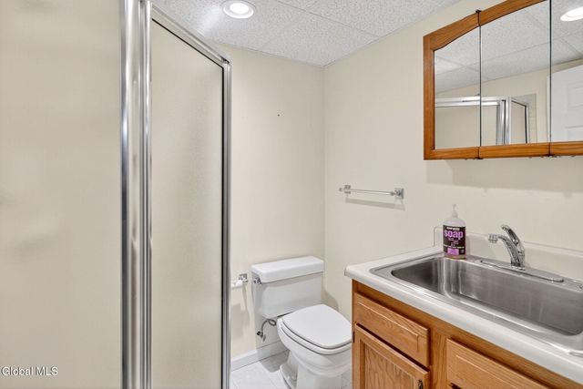 10 Gailes Drive, Bethlehem, NY 12159