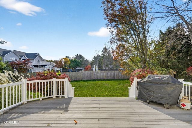 10 Gailes Drive, Bethlehem, NY 12159