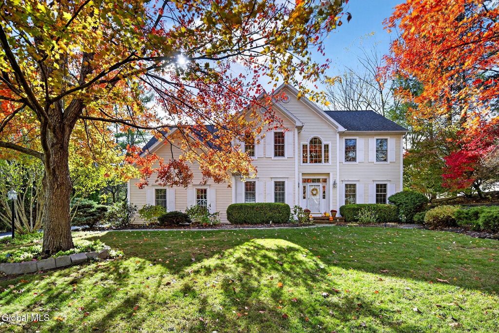 10 Gailes Drive, Bethlehem, NY 12159