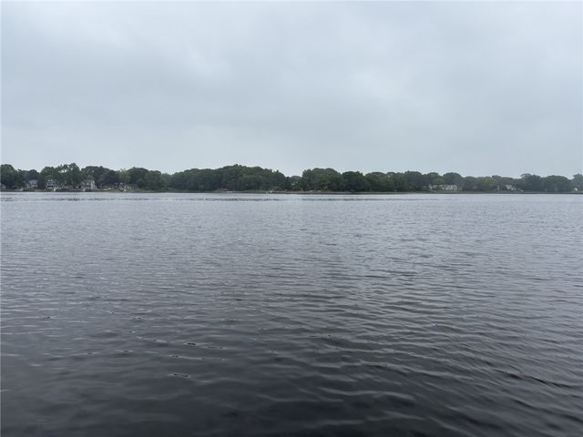 351 COUNTY Road, Barrington, RI 02806