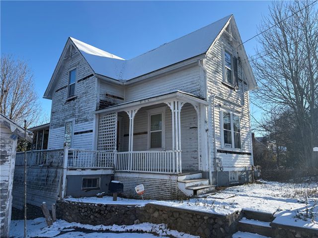 351 COUNTY Road, Barrington, RI 02806