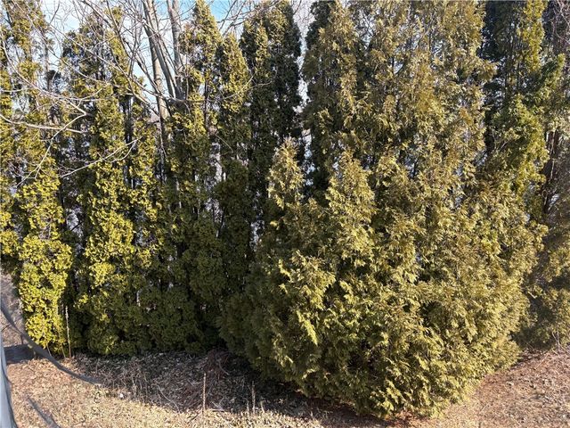 351 COUNTY Road, Barrington, RI 02806