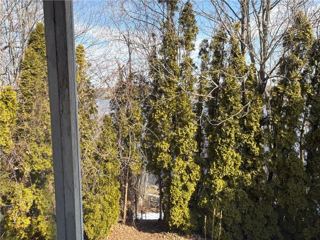 351 COUNTY Road, Barrington, RI 02806