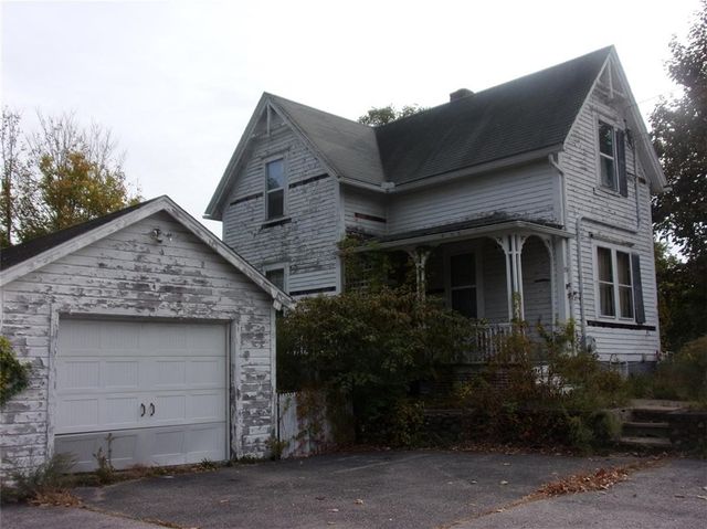 351 COUNTY Road, Barrington, RI 02806