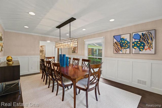 5963 Barnstable Court, West Bloomfield, MI 48322