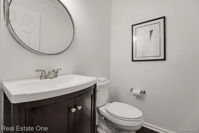 5963 Barnstable Court, West Bloomfield, MI 48322