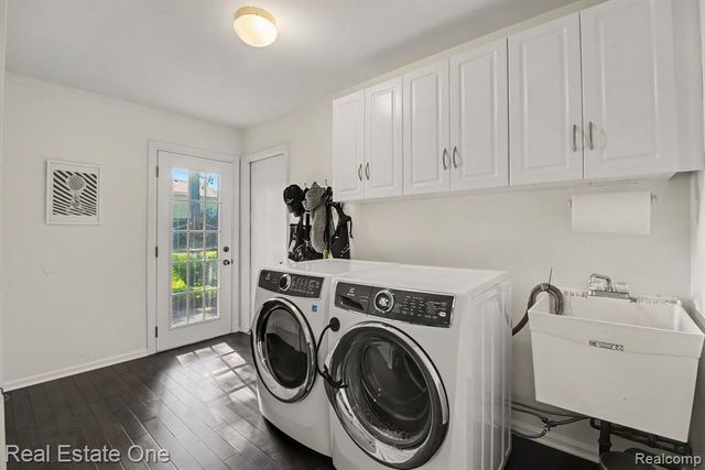 5963 Barnstable Court, West Bloomfield, MI 48322