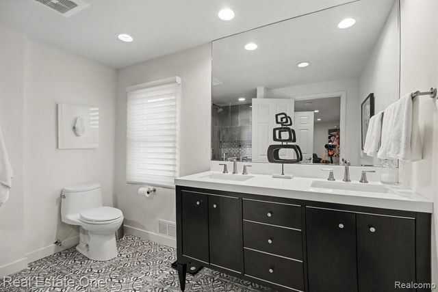 5963 Barnstable Court, West Bloomfield, MI 48322