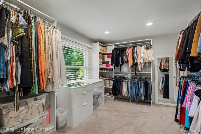 5963 Barnstable Court, West Bloomfield, MI 48322