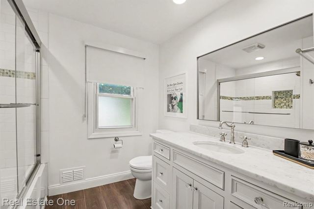 5963 Barnstable Court, West Bloomfield, MI 48322