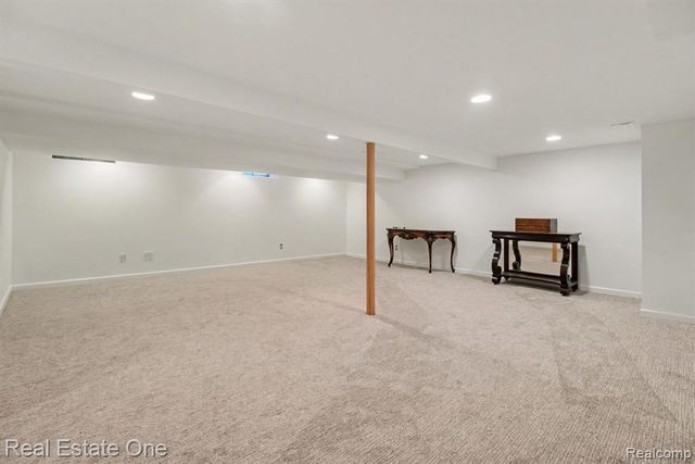 5963 Barnstable Court, West Bloomfield, MI 48322