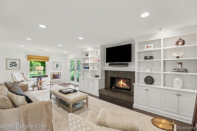 5963 Barnstable Court, West Bloomfield, MI 48322