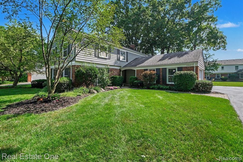 5963 Barnstable Court, West Bloomfield, MI 48322