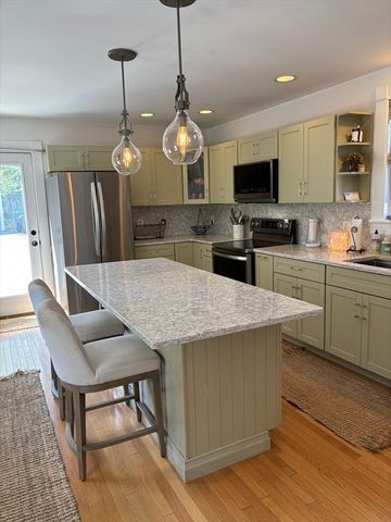 159 Railroad Avenue, Hamilton, MA 01982