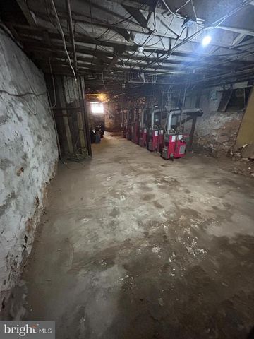 4408 LOCUST ST, Philadelphia, PA 19104