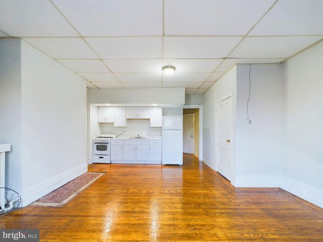 4408 LOCUST ST, Philadelphia, PA 19104