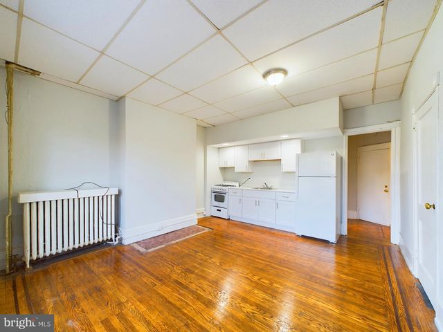 4408 LOCUST ST, Philadelphia, PA 19104