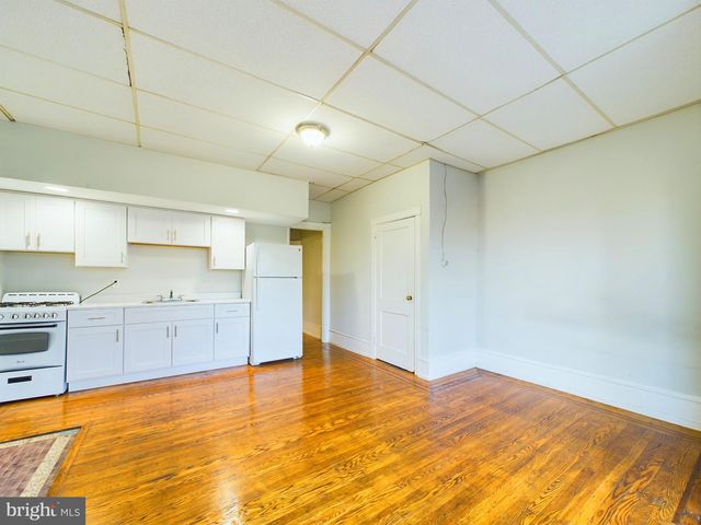 4408 LOCUST ST, Philadelphia, PA 19104