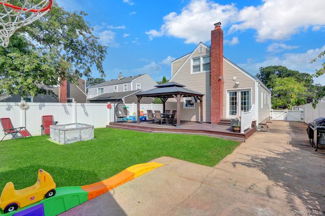 410 Clive Place, Oceanside, NY 11572
