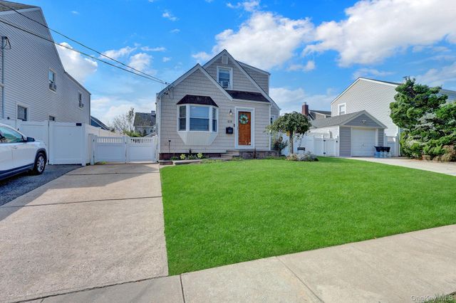 410 Clive Place, Oceanside, NY 11572