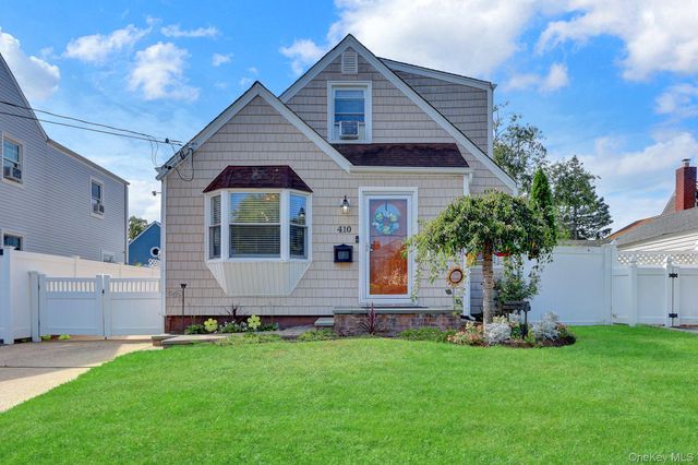 410 Clive Place, Oceanside, NY 11572