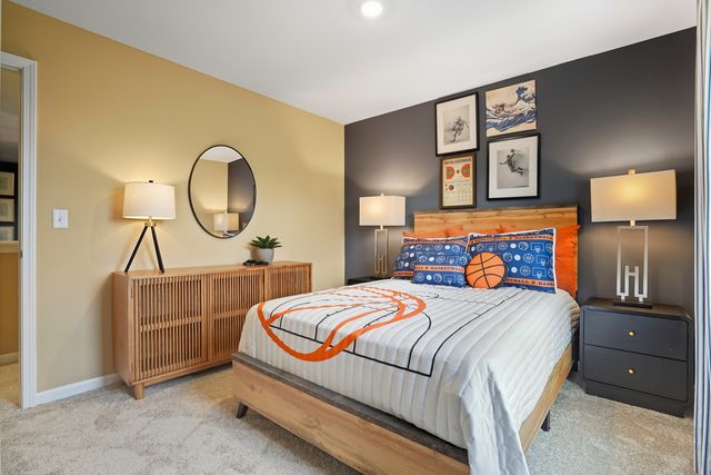 3859 Meadowridge Road, Woodstock, IL 60098