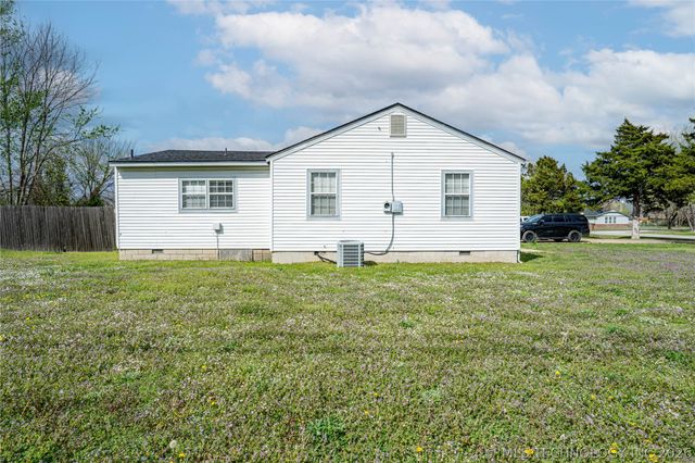 405 S 4th Street, Sperry, OK 74073