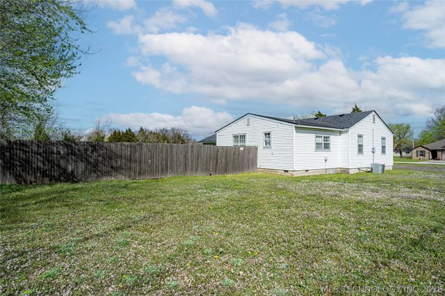 405 S 4th Street, Sperry, OK 74073