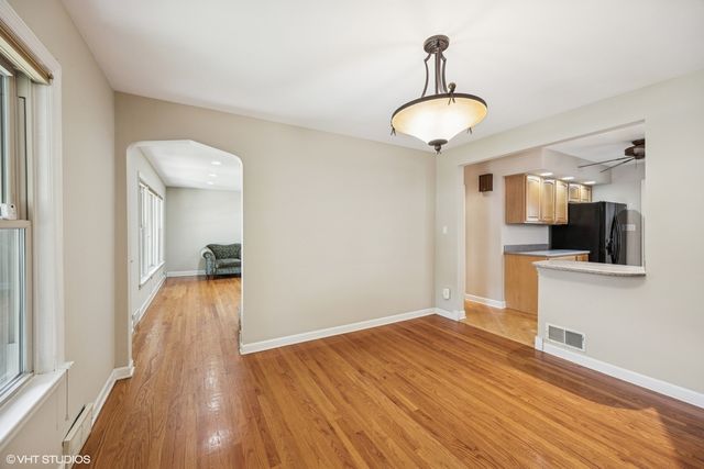9326 S Millard Avenue, Evergreen Park, IL 60805